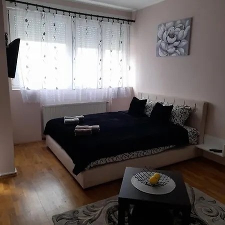Aurora Apartment *